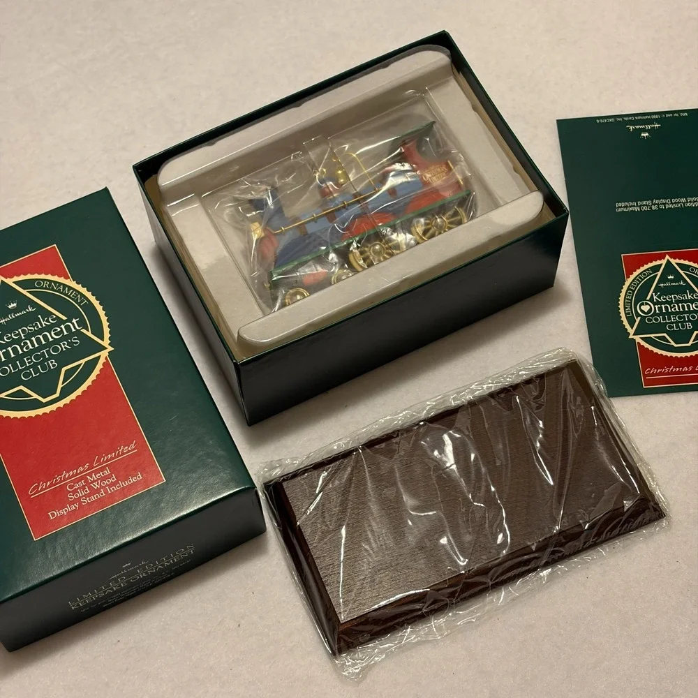 Lot 8 VTG Hallmark Keepsake Club Miniature Ornament Wreath Mailbox 1989-1995